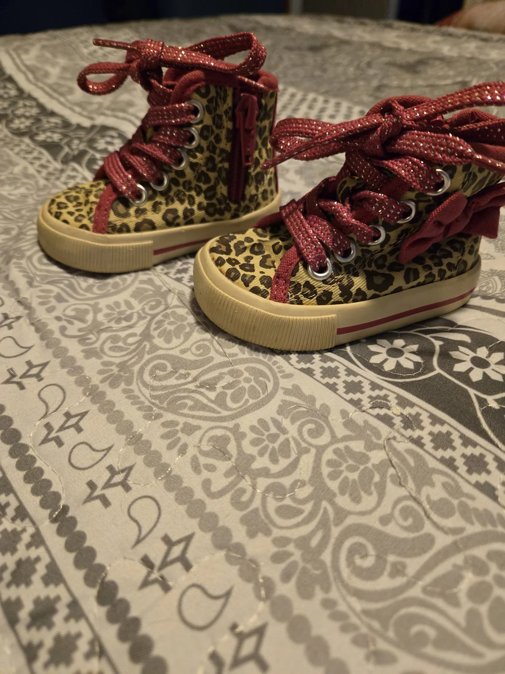 Leopard Print High-Top Kids Sneakers with Glitter Laces - Yellow & Red Size 2